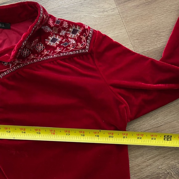 BBWM Woman Velvet Long Sleeve Blouse. - Picture 14 of 15